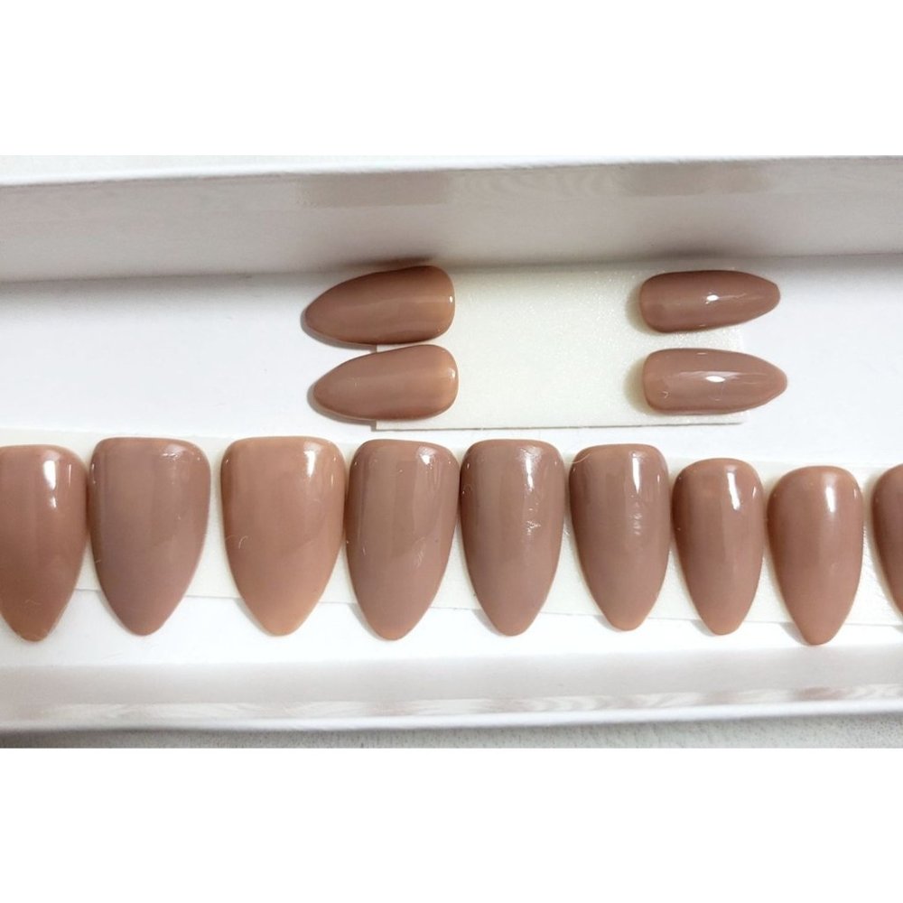 Short Natural Stiletto Set of 22